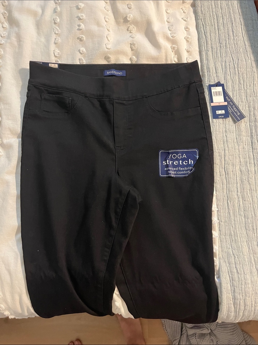 Bandolino Black Pull-On Yoga Stretch Pants